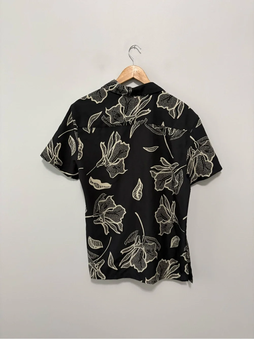 Birch Black Modern Tropical Short-Sleeve Floral Button-Up Shirt